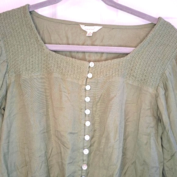 Sim & Sam Green Long Sleeve Button Top Size Small - Picture 4 of 5